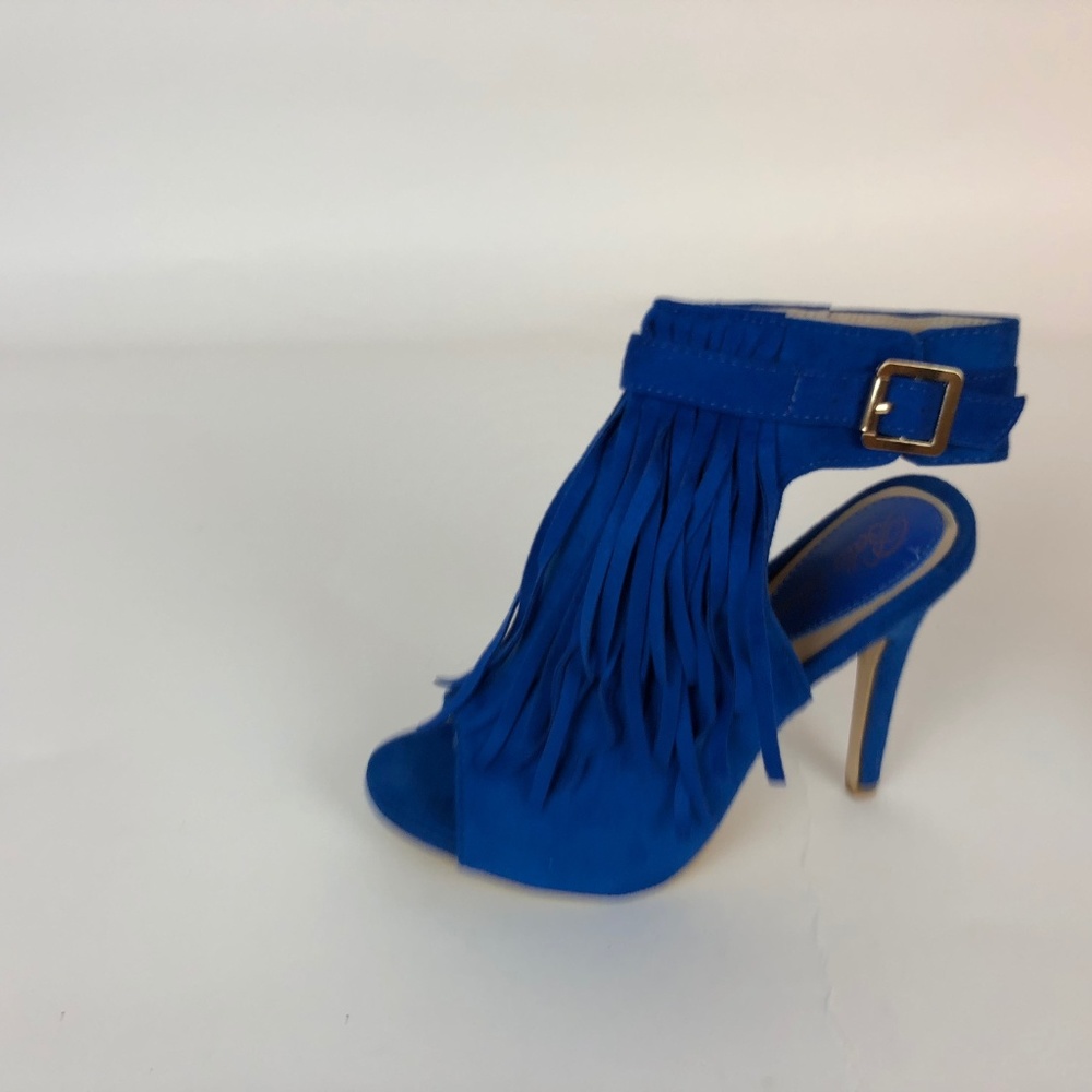 Heels - Picture 2 of 5